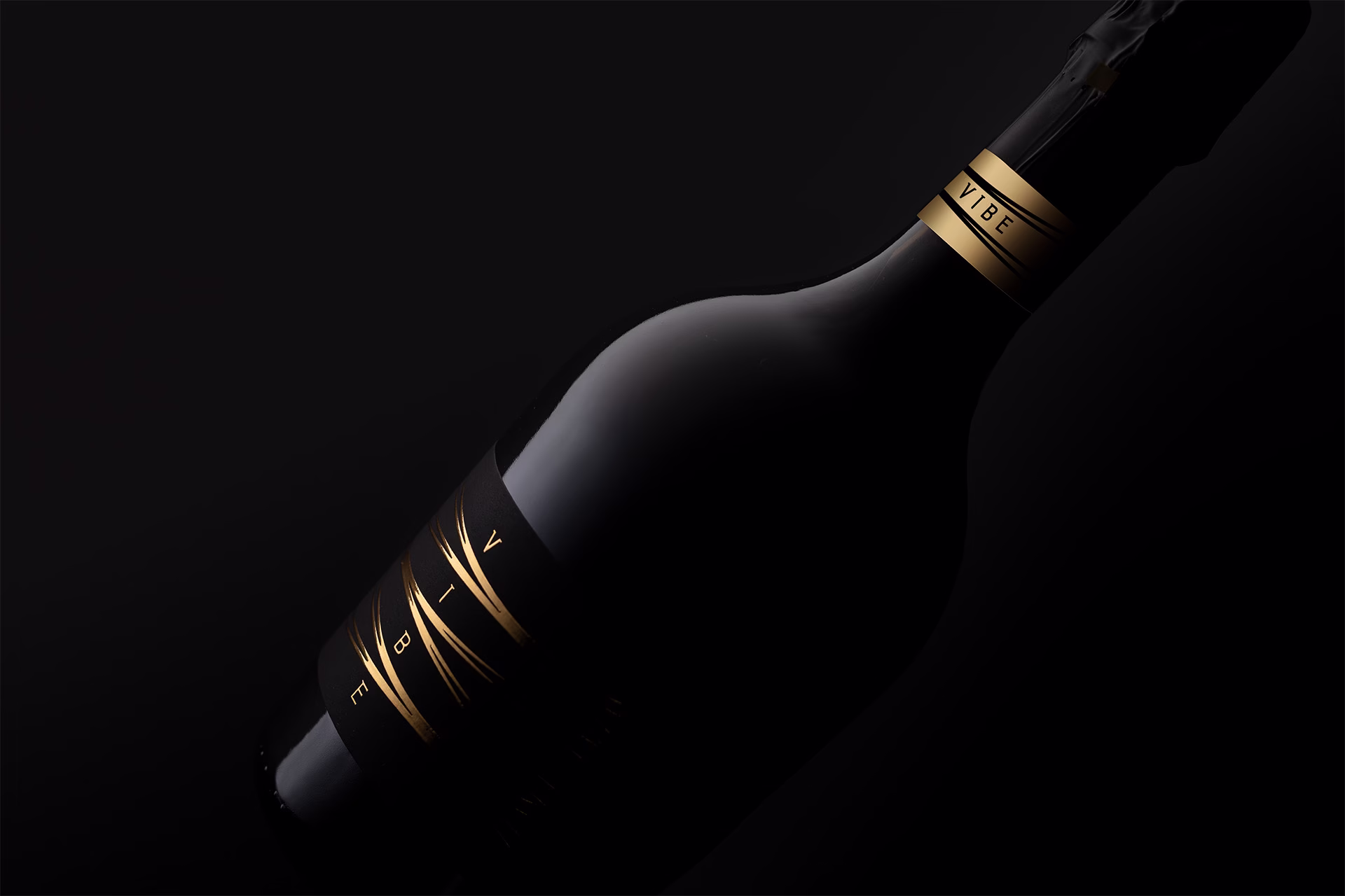 Tailor Brand Studio - Cantine Pirovano Vino Spumante VIBE labelling design 1 Tailor Brand Studio - Cantine Pirovano Vino Spumante VIBE labelling design 1