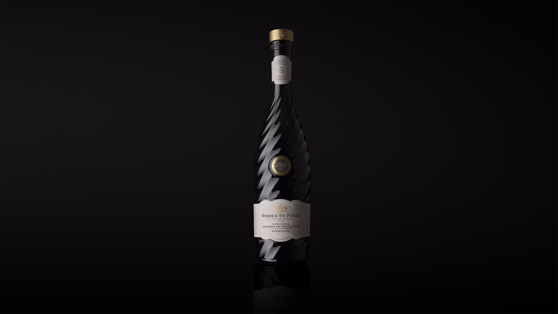 Tailor Brand Vecchia Grappa di Prosecco Collezione Genesi Andrea Da Ponte - Vinitaly Design Award Black 01 still life_