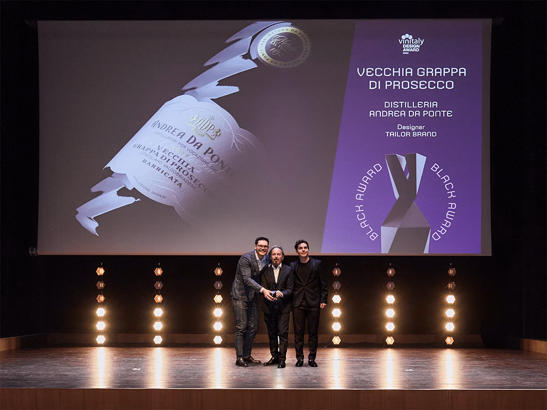 ©Tailor Brand - Vinitaly Design Award 2026 - Premiazione - Vecchia Grappa di Prosecco Collezione Genesi Andrea Da Ponte